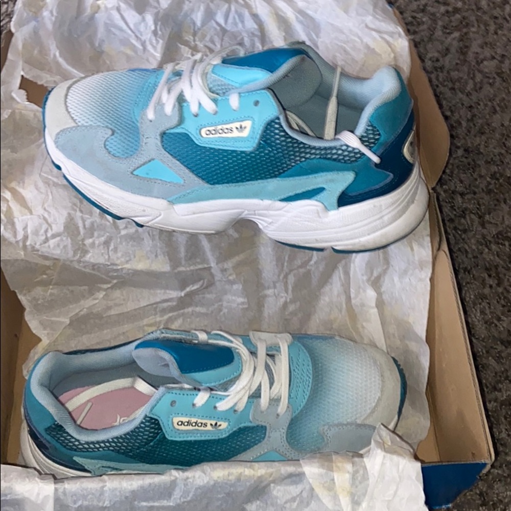 Women’s Adidas sneakers